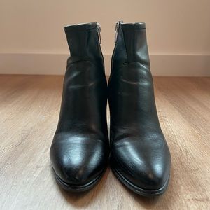 Marc Fisher Size 6 Black Booties